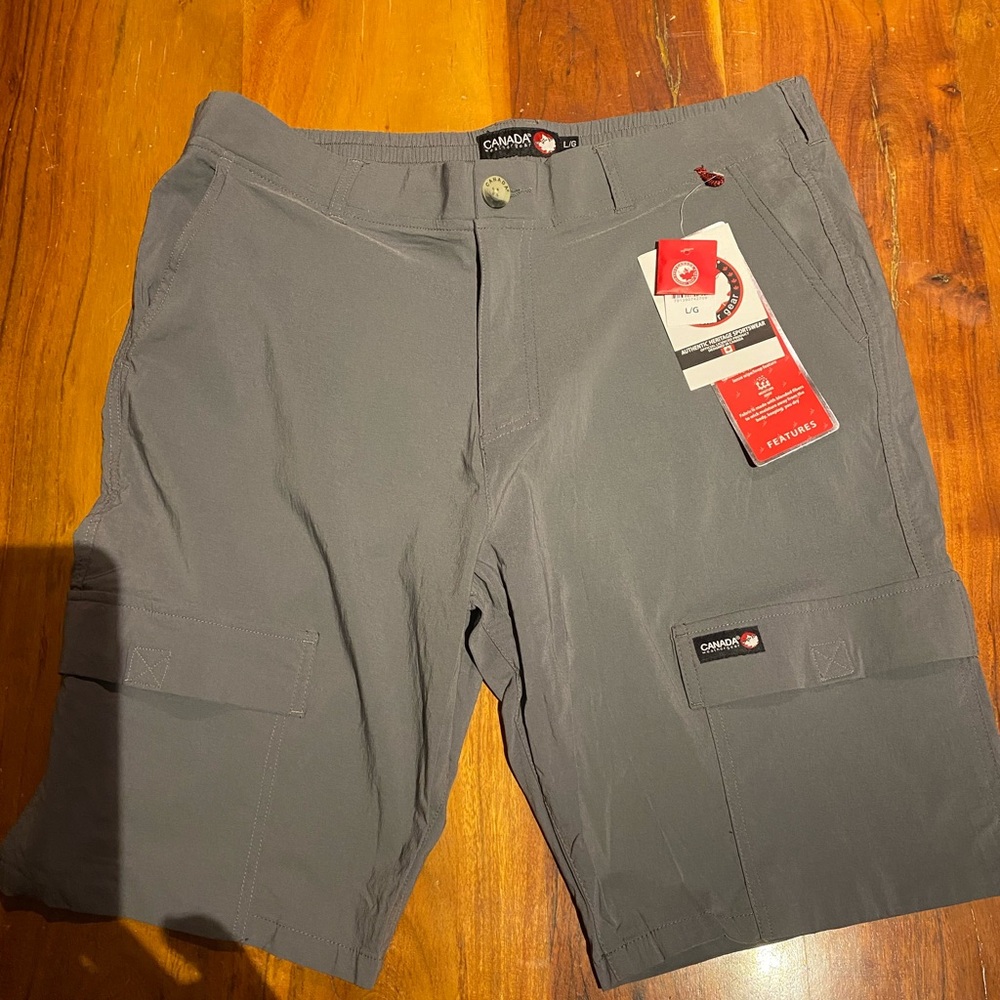 NWT Canada weather gear, castle, rock gray large‎ men’s cargo shorts